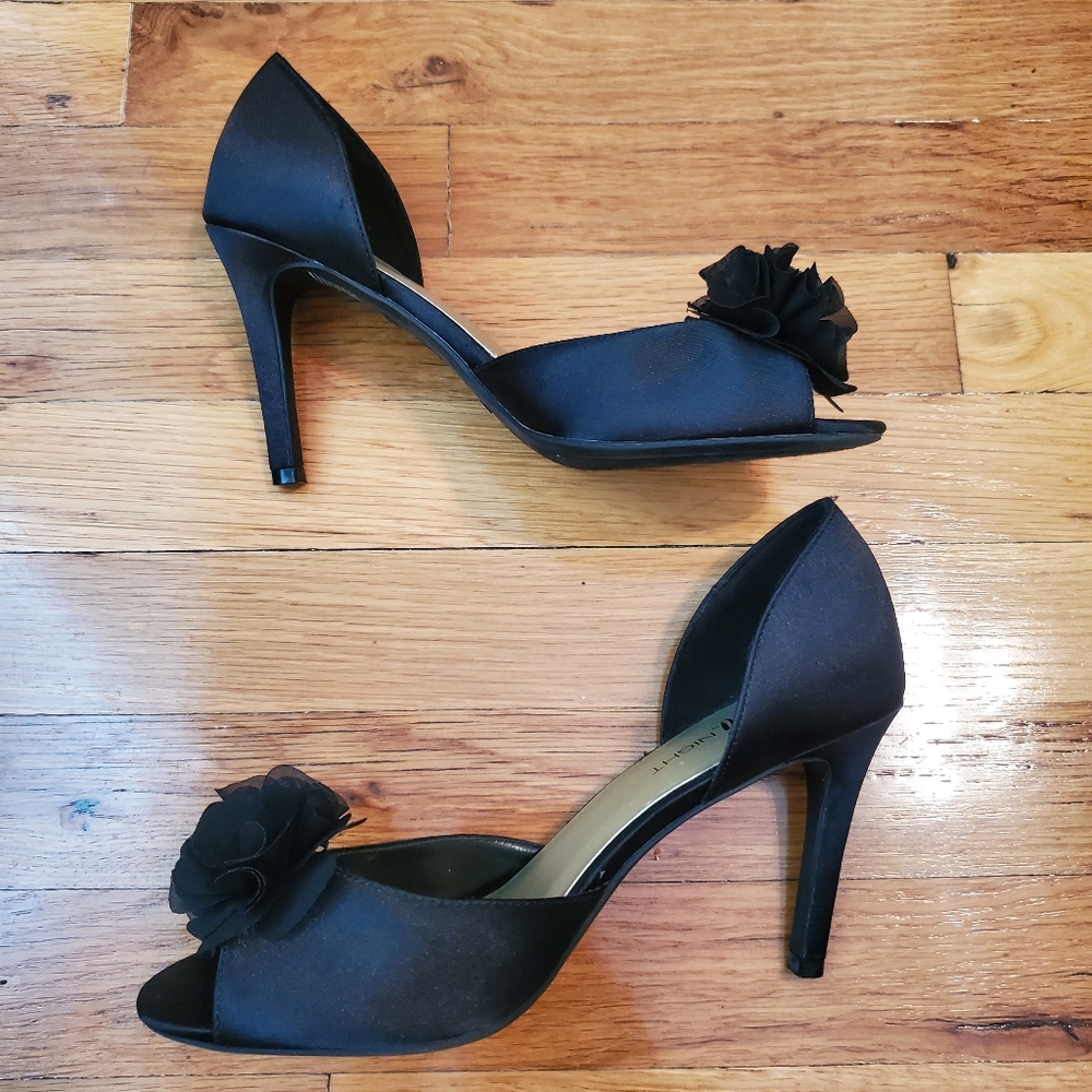 Black Peep Toe High Heels With Bow - Picture 5 of 8